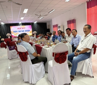 Họp mặt nhóm CB GD Q10 xưa 11/02/2026 Sảnh HOÀ BÌNH