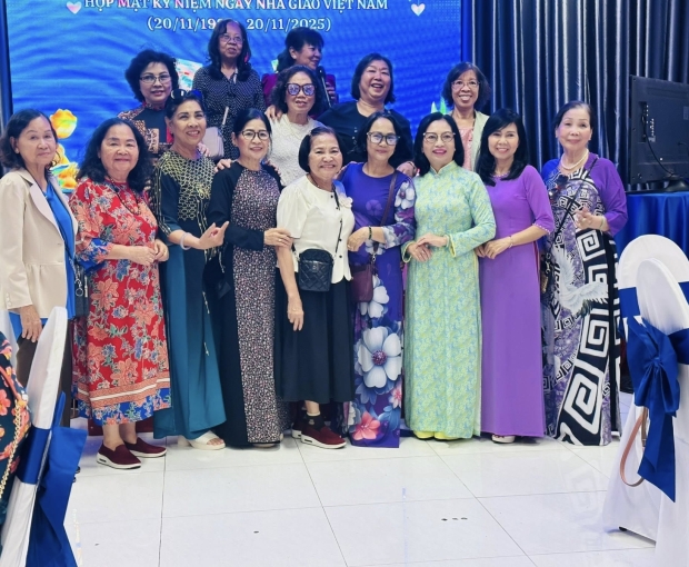 HỌP MẶT CỰU GIÁO CHỨC CỤM 10 Tp Hồ Chí Minh. Sảnh Hoà Bình phường DIÊN HỒNG